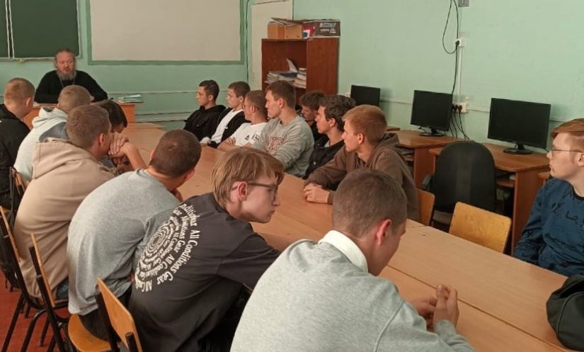В Ряжском колледже начались встречи клуба православной молодёжи «Лоза»