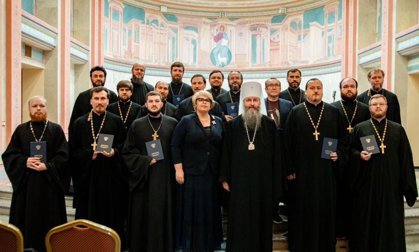 Митрополит Самарский и Новокуйбышевский Феодосий встретился со священниками-кураторами общеобразовательных школ и педагогами