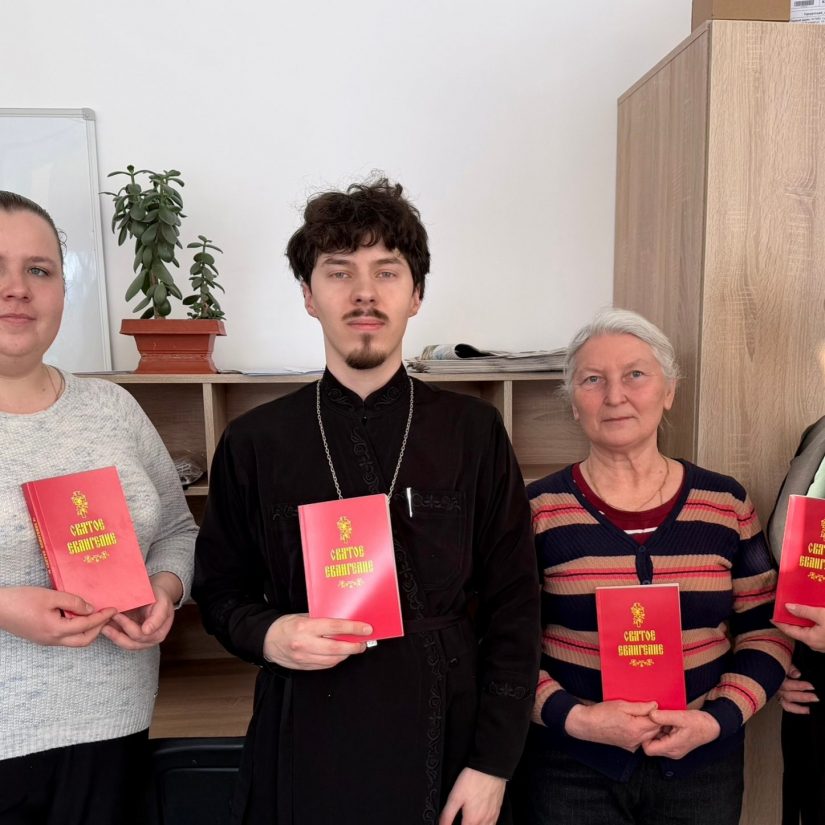 Святое Евангелие в каждый дом: в Алнашском благочинии стартовала миссионерская акция