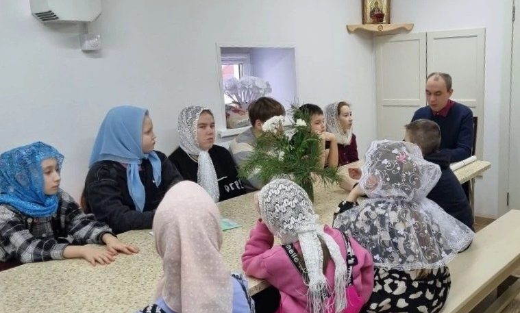 Свет Слова Божия: в Можге открылась детская библейская группа