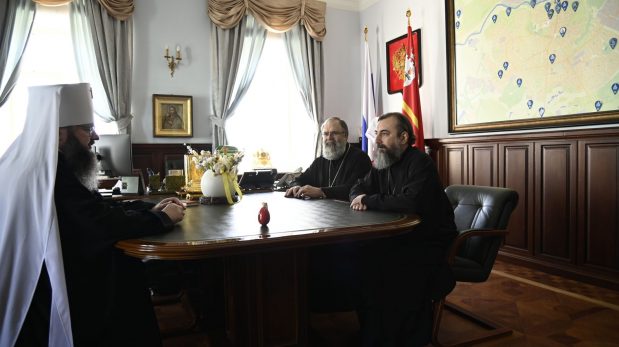 В Смоленске состоялась рабочая встреча митрополита Исидора и иеромонаха Трифона (Умалатова)