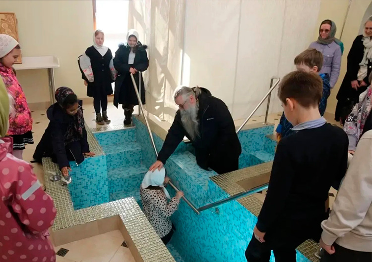 Третьеклассники православной гимназии побывали в храме подмосковного Лямцино на экскурсии