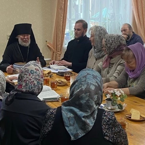 В Сарапульской епархии епископ посещает занятия приходских групп по изучению Священного Писания