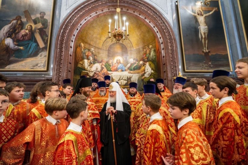 В Неделю 2-ю по Пасхе Святейший Патриарх Кирилл совершил Литургию в Храме Христа Спасителя