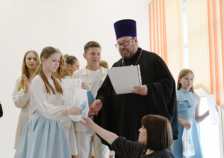 В Смоленске прошел XVI областной фестиваль православной культуры «Отечество мое Православное»