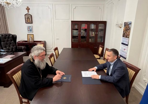 Митрополит Евгений встретился с координатором федерального проекта «Мир возможностей» Единой России Романом Романовым