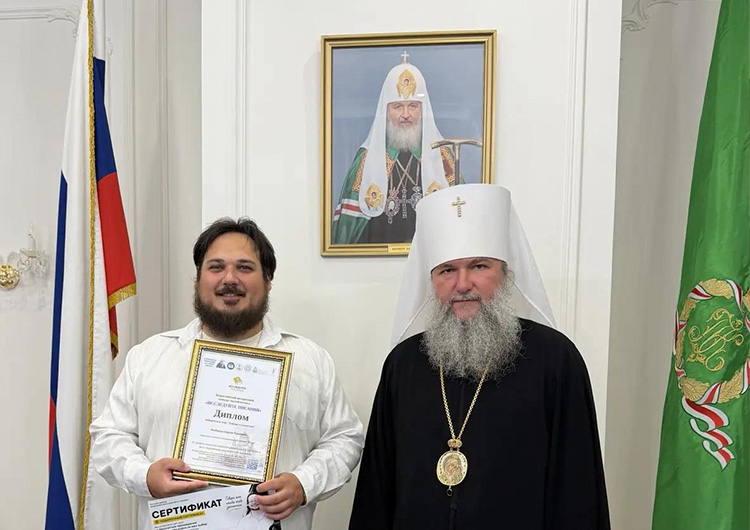 Председатель СОРОиК встретился с победителями конкурса видоеблогинга «Исследуйте Писания – 2026» из Московской епархии