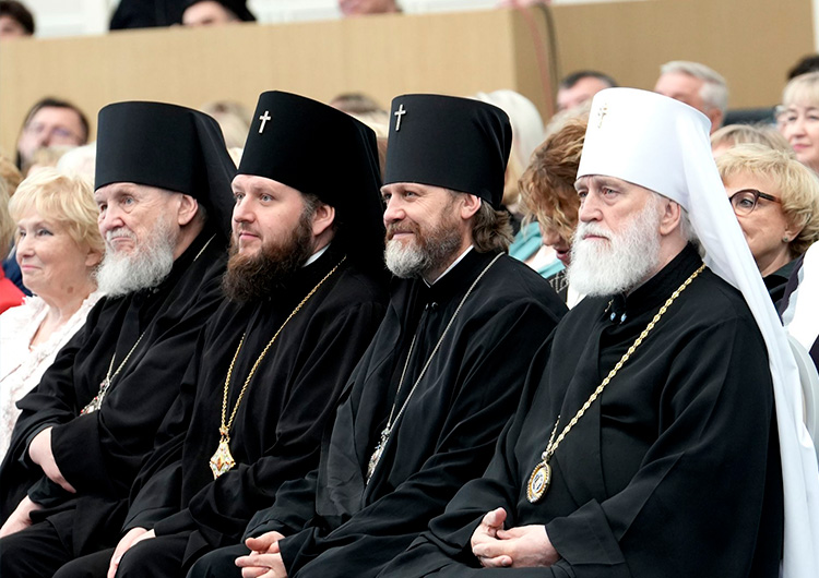 Патриарший наместник и архиереи Московской митрополии приняли участие в форуме педагогов Подмосковья