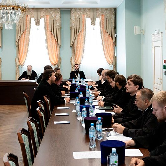 Митрополит Ростовский и Новочеркасский Меркурий возглавил совещание с модераторами пилотного проекта «Разговоры о важном»