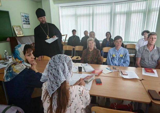 В Екатеринбургской епархии впервые прошел образовательный интенсив «Евангельские притчи» для руководителей приходских библейских групп